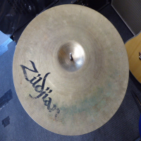 Lovely 16" Thin Crash in great condition.